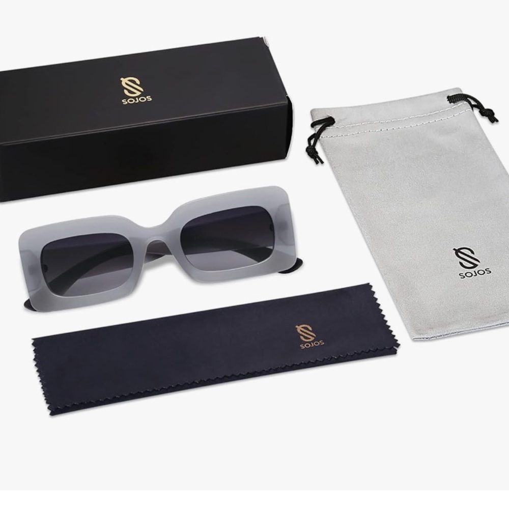 Retro 90s Nude Rectangle Sunglasses UNISEX Trendy Chunky Glasses
NEW IN BOX
0103